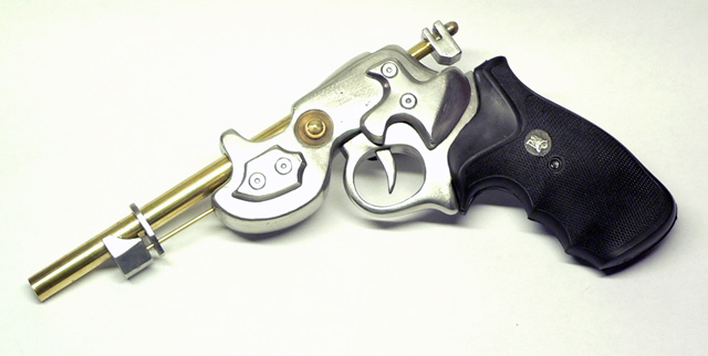je_pistol2.jpg